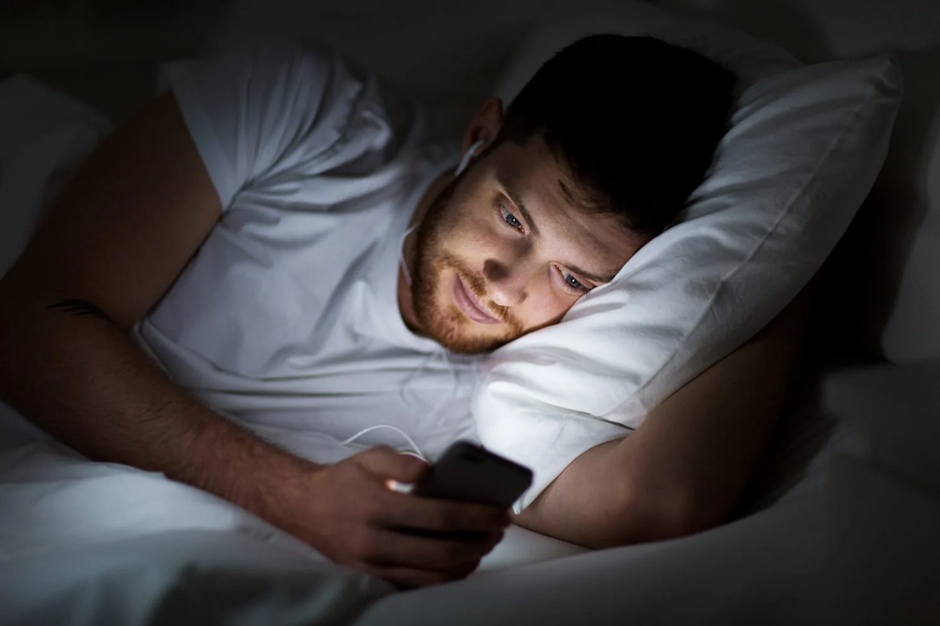 Explain How Do The Electronics Affect Your Sleep As Well As Your Health