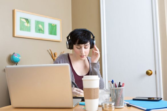 Reasons Why Students Should Try Transcription Jobs