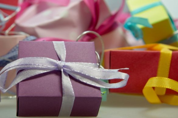 What Birthday Gifts You Can Buy For Your Parents