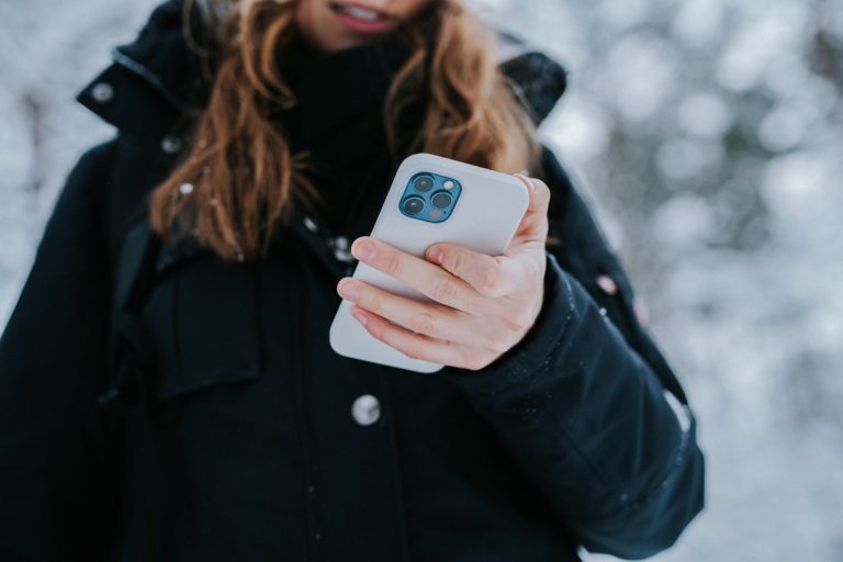 Why Should I Choose an eSIM Over a Traditional SIM Card