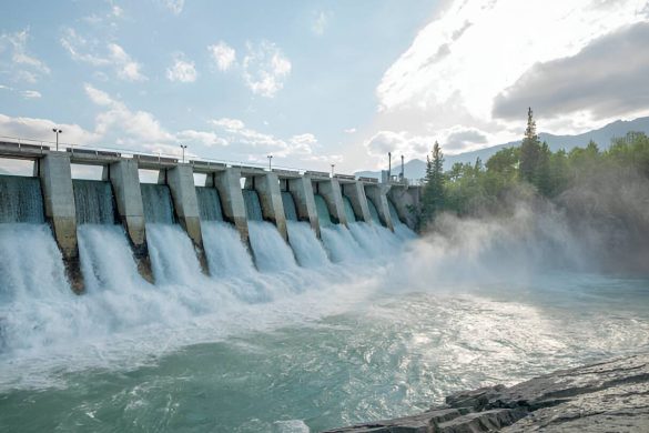 How Hydropower Plants Manage Floodgates and Reservoirs