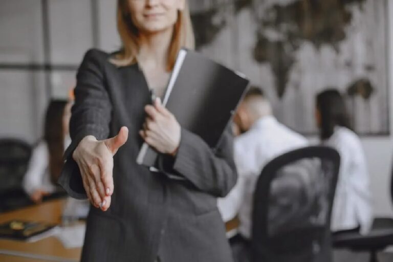 How to Spot Wage Theft in Modern Workplaces