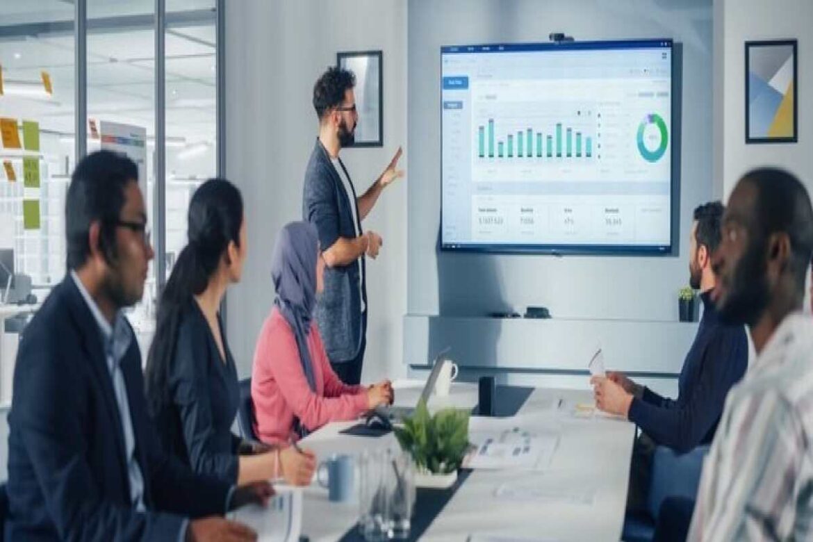 What Businesses Learn When They Test Digital Signage for Real